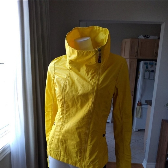 BENCH • Yellow light/shell jacket - Picture 2 of 10